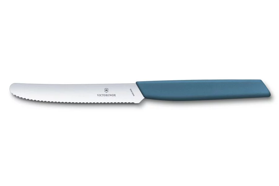 Zdjęcie produktu Nóż kuchenny Victorinox Swiss Modern, ostrze ząbkowane 11 cm chabrowy
