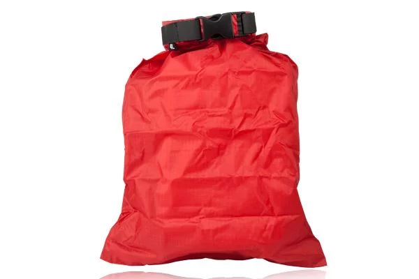 Zdjęcie produktu Pokrowiec przeciwdeszczowy BCB DRY BAG 4L - czerwony (CA966)